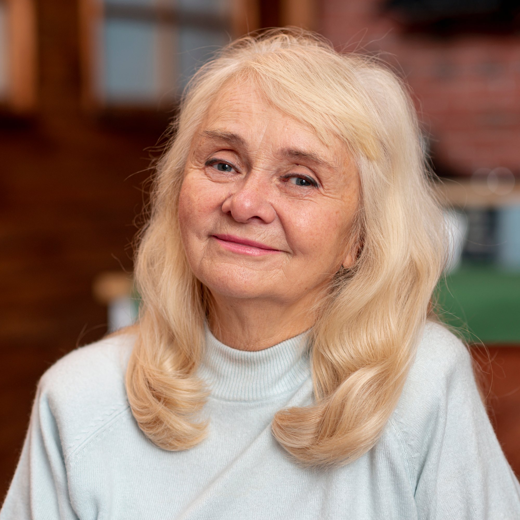 A blonde older woman.